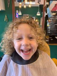 אז גודל לך בבית ילד חתיך שמפתח חוש של סטייל? או שאת לא היית מתנגדת לתספורת  מגניבה לקטנציק? תתקשרי אלינו ונתאם, בדוק שנעשה לו משהו מגניב: 0544744031