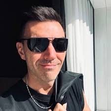 Andy Carlisle (andyeurovoxx@)