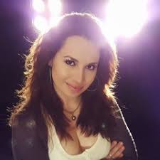 Stream Avril Castro music