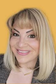 What does it mean to lead like a queen?