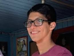 Presidente Boric recibió a puntajes nacionales de la PAES en La Moneda