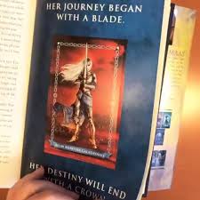 New The Art For The Kingdom Of Ash Special Editions Are Here Here Are Some Pictures From The Fol Throne Of Glass Books Throne Of Glass Series Throne Of Glass