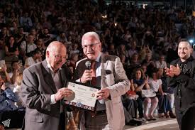 Streaming τη soldout συναυλία αφιέρωμα νύχτα καλοκαιριού στον σπουδαίο μουσικοσυνθέτη μίμη πλέσσα για τα 70 χρόνια δημιουργίας του, . Review Mimhs Plessas 70 Xronia Dhmioyrgias Tetragwno Gr