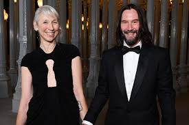 Keanu Reeves' Girlfriend Alexandra Grant Reacts to Wedding Rumors with  Kissing Photo