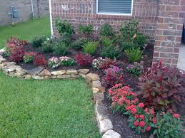 Marvelous 35 Incredible Flower Beds Ideas To Make Your Home Front Yard Awesome Https Decoredo Com 9959 Small Flower Gardens Flower Bed Designs Raised Garden