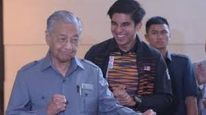 Jun 03, 2021 · dr mahathir mohamad. Tak Hanya Mahathir Mohamad Yang Dipecat Dari Partai Bersatu Tapi Juga Politisi Muda 27 Tahun Ini Tribunnews Com Mobile