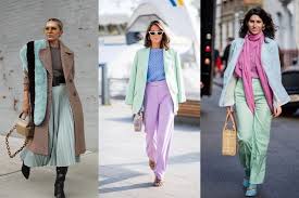 Nah, kombinasi kebaya hijau yang pertama ialah perpaduan antara warna green mint dengan bawahan kain batik. 6 Padu Padan Warna Yang Cocok Untuk Baju Hijau Mint Anda Womantalk