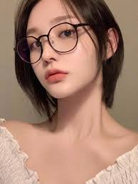 Este es el baby de la casa se llama mylo tiene 8 meses es una Cotorrita  Mejillas Verdes,apenas lleva con nosotros 3 días lo compramos en un petshop  me encantaría q me