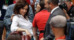 Un detalle poco habitual en la clase política, pero de la que ayuso ya ha podido hablar en alguna ocasión. Isabel Diaz Ayuso Y Su Posado De Cine Las 25 Imagenes Que Demuestran Que Es Una Estrella Informalia Es