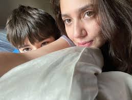 Mahira Khan Spotted Having A Gala Time With Her Son Azlan Khan At The Beach 