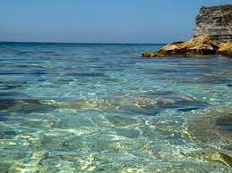 Там очень живописные и удивительные пейзажи, разнообразие курортных городов и посёлков. Gde Samoe Chistoe More V Krymu