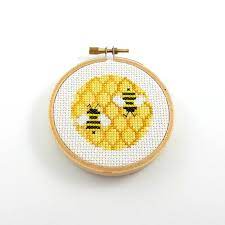 Counted cross stitch patterns free printable of honey bees. Honeycomb And Bee Cross Stitch Pattern Bee Pdf Pattern Bee Cross Stitch Modern Cross Stitch Honeycomb Pattern Insect Cross Stitch Small Cross Stitch Cross Stitch Modern Cross Stitch