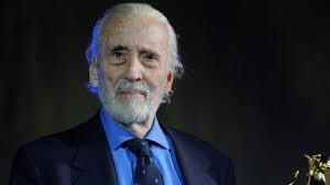 Sir christopher frank carandini lee was perhaps the only actor of his generation to have starred in so many films and cult saga. Christopher Lee Dracula And Saruman Actor Dies At 93 People Com