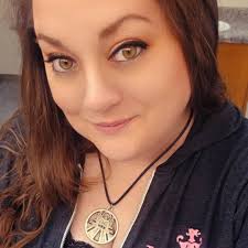 What are some tips for dealing with motion sickness at amusement parks?