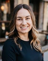 Erika Saltzman's Instagram, Twitter & Facebook