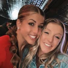 Savanna Schmitz (@savannaschmitzz)