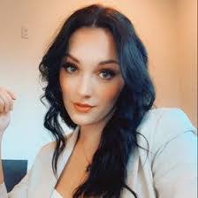 Shellie Hall's Instagram, Twitter & Facebook