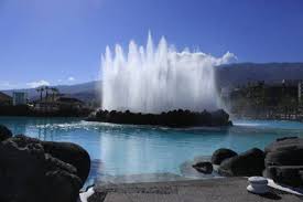 Der Vulkan Im Meeresschwimmbad Bild Meerwasserschwimmbad Lago Martianez In Puerto De La Cruz Teneriffa Urlaub Teneriffa Schone Orte
