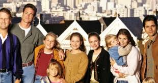 La Fete A La Maison Netflix Ressuscite La Serie La Fete A La Maison Candace Cameron Bure Lori Loughlin