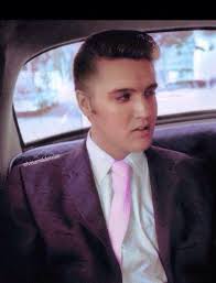 Being so handsome and attractive, he's a very pretty young man as well;  such a rare combination…❤️🥰