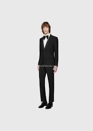 A todas nos encanta estrenar vestido en las bodas y sentirnos muy guapas. Vestiti Da Sposo Di Gucci Matrimonio Com