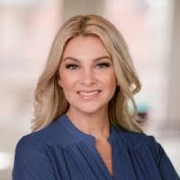 Lesley Moss's Instagram, Twitter & Facebook