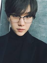 Suga hat auch ohne die band erfolg. Suga Updates On Twitter Min Yoongi Wearing Glasses