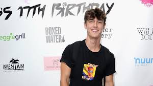 Hall and mcbroom have some history with one another after mcbroom called out deji vs. Why Does Bryce Hall Want To Fight Ksi Fans Want Him To Reconsider Otakukart