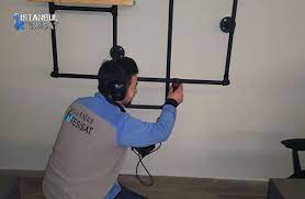 Laminantı yapan garanti verdi tabi komple söktürcem laminantları ve tekrar döşetcem ama mutfagada yaptırmıştım üstünde cnm parkelerin kaç mm koku gittimi parkenin altına şap dökülmediyse çıtırdayabilir belki. Parkenin Altindan Su Cikiyor Istanbul Tesisat