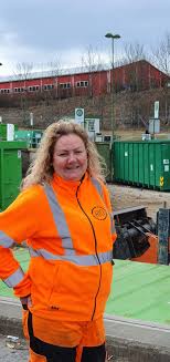 Januar 2020 etableres nye drammen kommune. Drammen Kommune Dette Er Tone Hilmen Hun Jobber I Rfd Som Driftsoperator Ved Lindum Gjenvinningsstasjon I Drammen I Disse Dager Jobber Vi For A Holde Gjenvinningsstasjonen Apen Pa Mottaket For Farlig