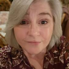 Park Bo Gum lost his mother when he was in 4th grade. He grew up with the  love of his father, brother, and sister. Now, he is receiving a lot of love