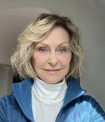 Christine Drago's Instagram, Twitter & Facebook