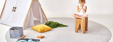 Alle teppiche, die das kinderzimmer neben einer posterforyou fototapete noch wohnlicher machen, können sie hier kaufen. Kinderteppich Spielteppich Nach Mass Gunstig Kaufen