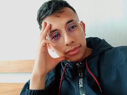 Alex Rosero (@aleexyr) • Instagram photos and videos