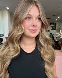 GEMIMA HAY // SENIOR STYLIST