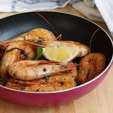 Gamberoni In Padella Ricetta Secondo Piatto Di Pesce Profumato Ricette Secondi Piatti Idee Alimentari