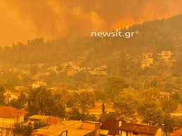 Εγκλωβίστηκαν πυροσβέστες, αλλά κατάφεραν να σωθούν. H82y8n3f0mehpm