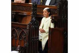 Thomas markle suffered an apparent heart attack last week. Here Is Why Meghan Markle S Mother Was Sitting Alone At The Royal Wedding Eve Woman