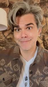 Now he’s just taunting me. #juanmayor #chibson #music #musica #writersblock  #ifounddebug