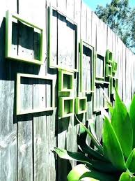 40 Idees Inspirantes Pour La Decoration De Mur Exterieur Deco Jardin Zenidees En 2020 Decoration Mur Exterieur Deco Mur Exterieur Mur Exterieur