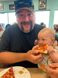 What are some unique pizza spots to try in Wildwood, NJ?