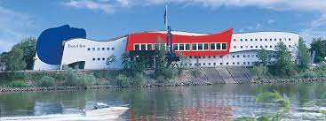 The building is designed as a 'sleeping man' and is the rotel inn has a patented overnight concept. Holtls Rotel Inn Hotel Zu Gast Im Liegenden Mann Von Passau Da Hog N Onlinemagazin Ausm Woid