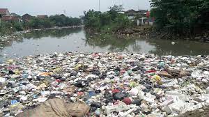 Jadwal ini penting sekali lo asiknya lagi, ada suroboyo bus yang menggunakan sampah sebagai ongkos bus. Investigasi Panas Sampah Cikapundung Sampah Dengan Volume Berton Ton Terus Hanyut Dan Menumpuk Di Aliran Sungai Cikapundung Warga Berteriak Pemerintah Lamban Bergerak Sampah Di Sungai Cikapundung Persisnya Di Jembatan Cijagra