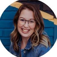 Danielle Howe's Instagram, Twitter & Facebook