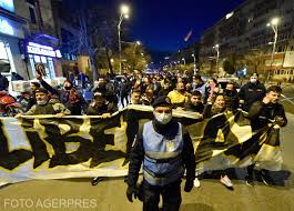 1 rezultat pentru eticheta restrictii bucuresti. A Treia SearÄƒ De Proteste Anti RestricÈ›ii In CapitalÄƒ Unde Oamenii Au Mers In MarÈ™ Pe Traseul Universitate PiaÈ›a Victoriei Cotroceni ManifestaÈ›ii È™i In Alte OraÈ™e La Craiova Au Ars