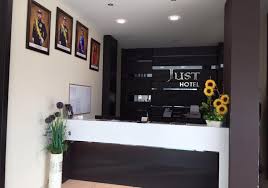 The price is $13 per night from apr 12 to apr 13. Just Hotel Batu Pahat Jetstar Hotels Australia