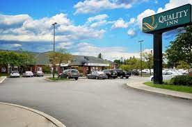 Quality inn airport west is an accommodation in ontario. Exterior View Picture Of Quality Inn Airport West Mississauga Tripadvisor