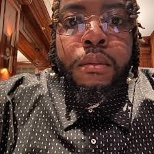 Sidney Stapleton's Instagram, Twitter & Facebook