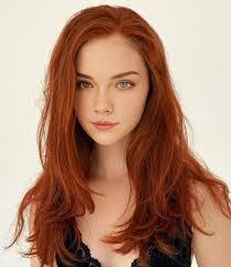 Amy Tilly's Instagram, Twitter & Facebook