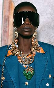 Jewels From The Runway Jewelry Details From Gucci Pre Fall 2019 Collection Who Wore What Jewels Fashion Gucci Fashion Fashion Jewelry